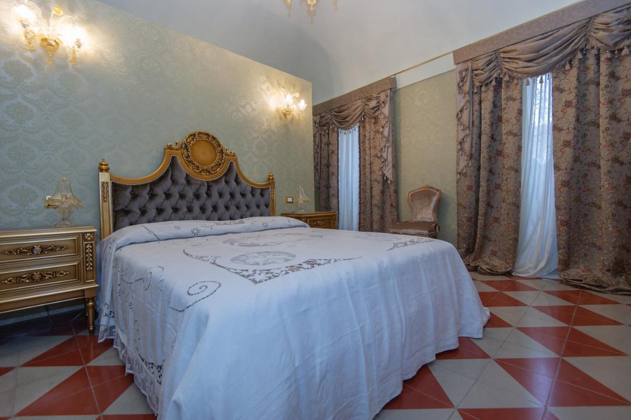 Palazzo Tilli Casoli  Ngoại thất bức ảnh