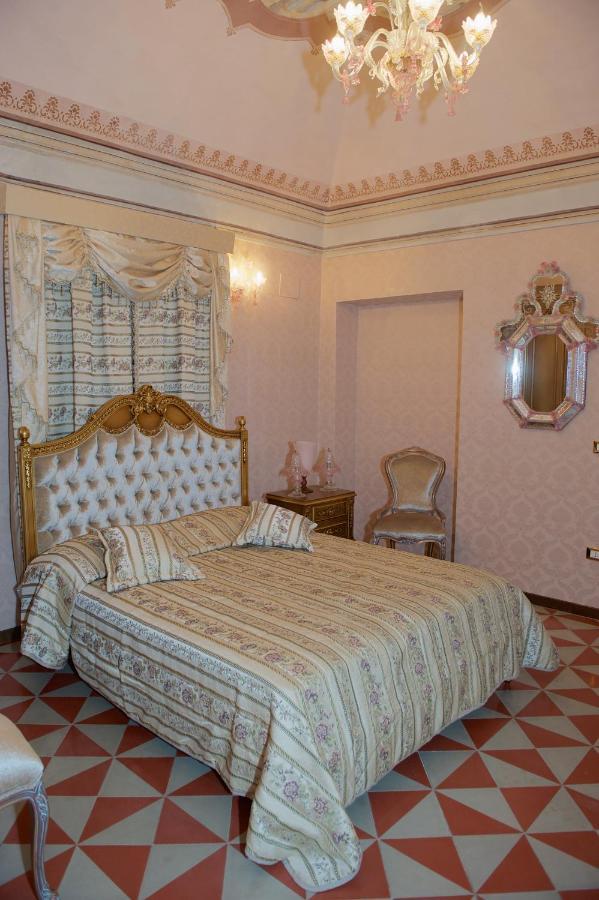 Palazzo Tilli Casoli  Ngoại thất bức ảnh