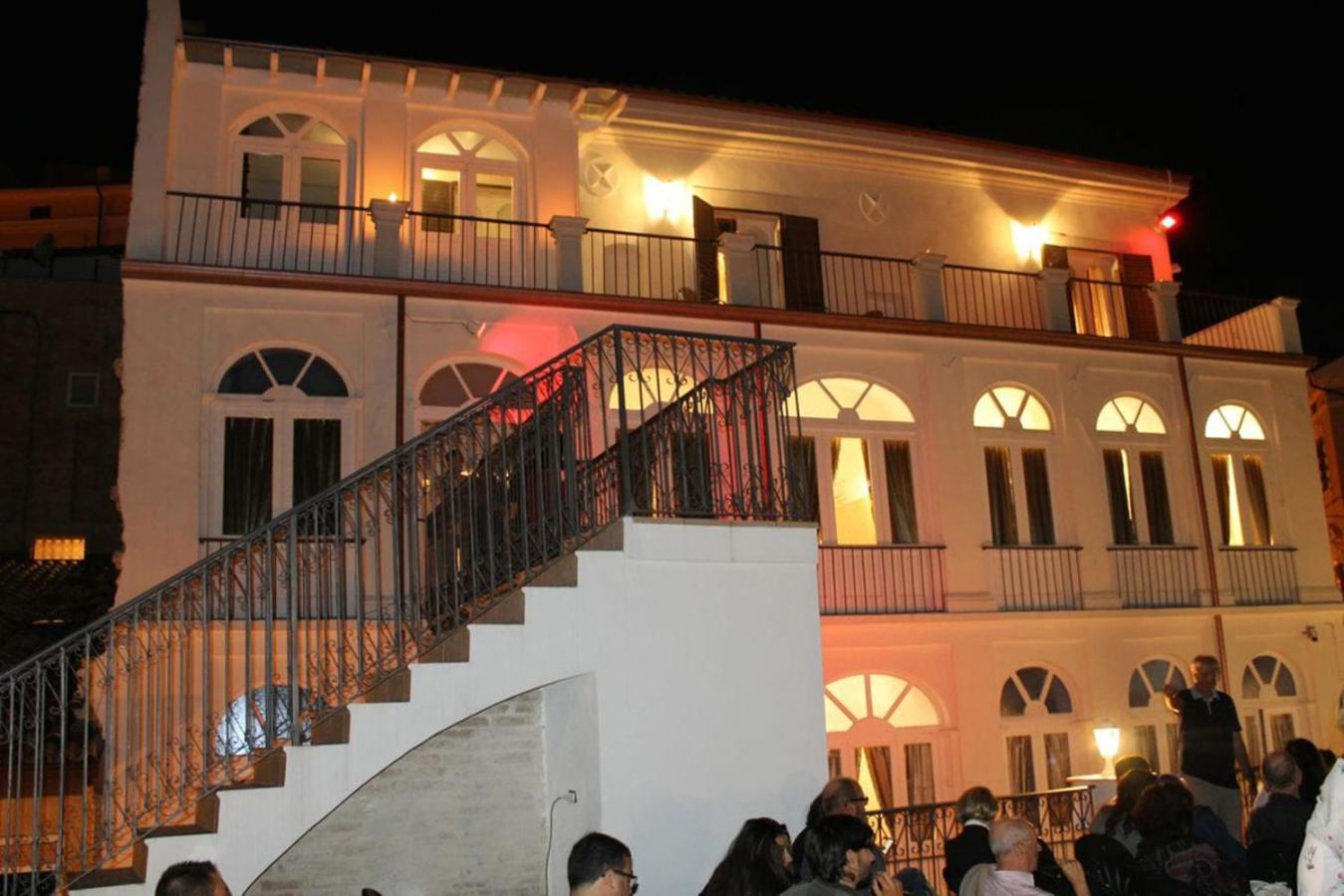 Palazzo Tilli Casoli  Ngoại thất bức ảnh